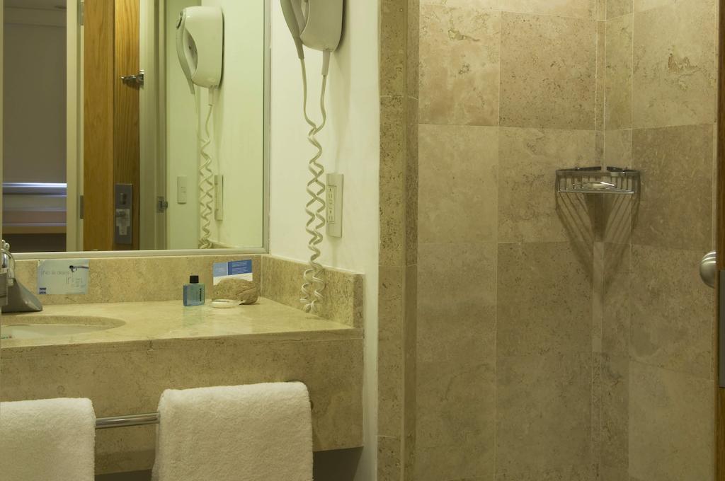 One Aguascalientes Sur Hotel Luaran gambar