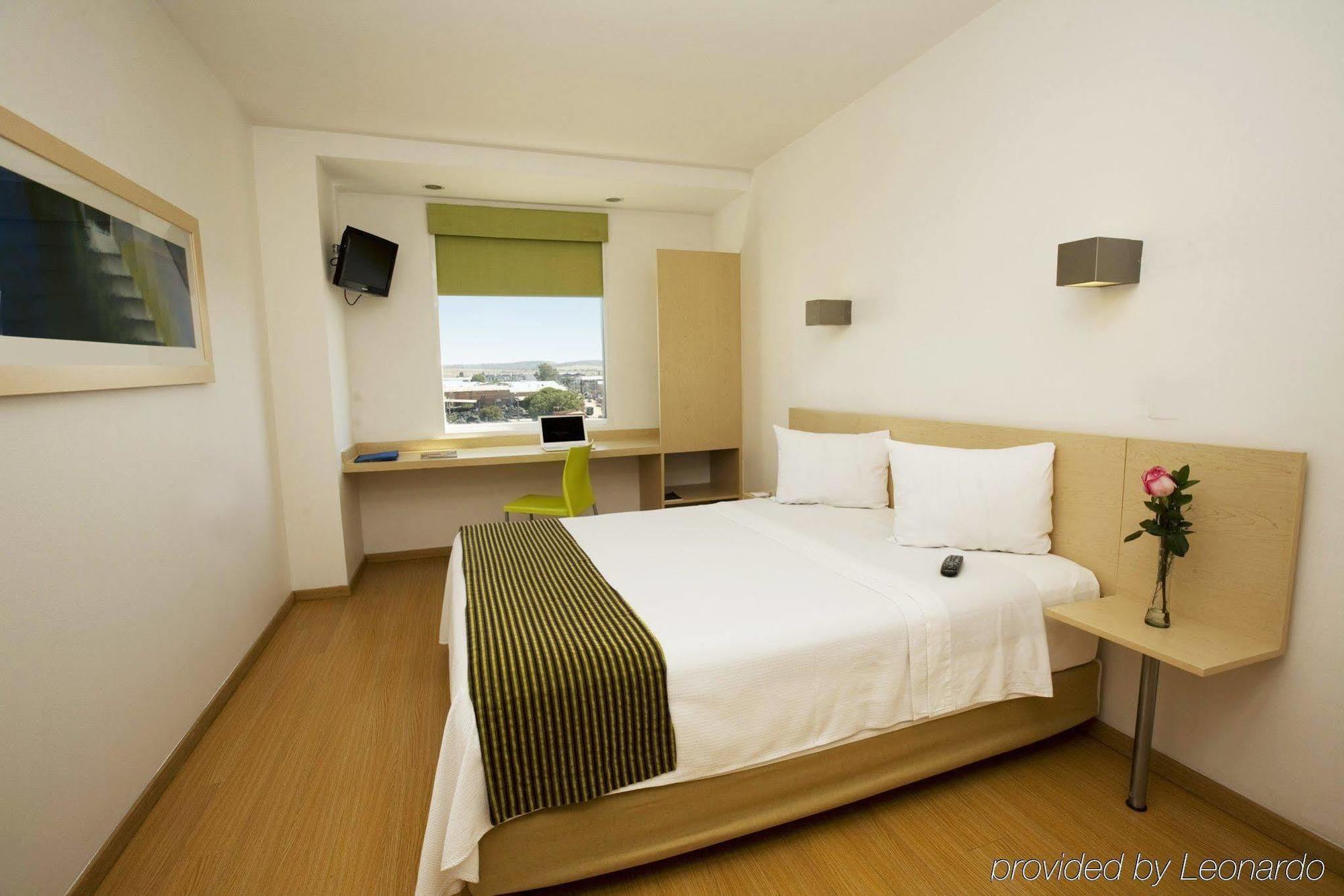 One Aguascalientes Sur Hotel Bilik gambar